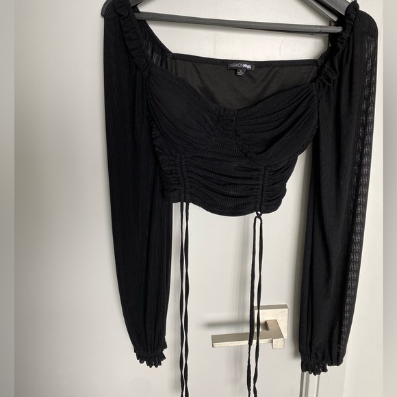 Small off the shoulder black top - Picture 1 of 2